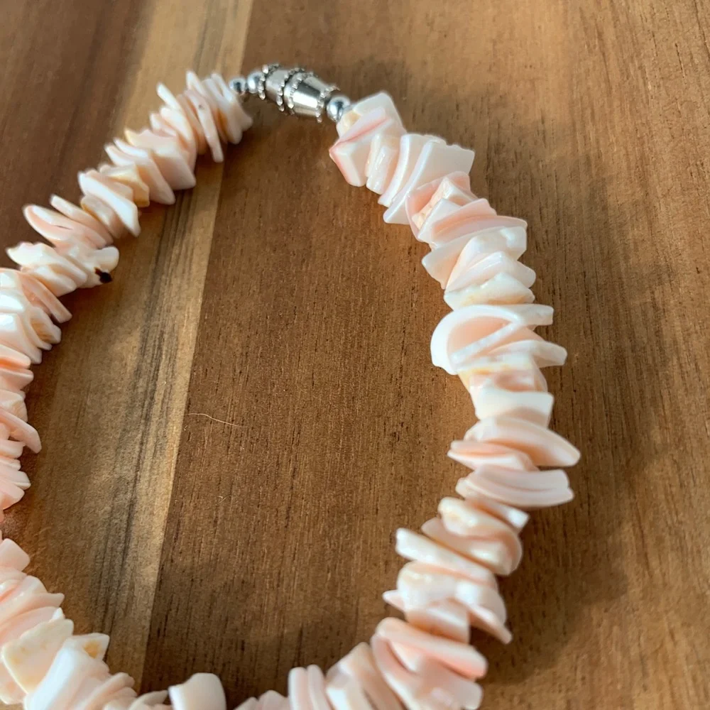 Pink shell chip bracelet - Picture 3 of 3